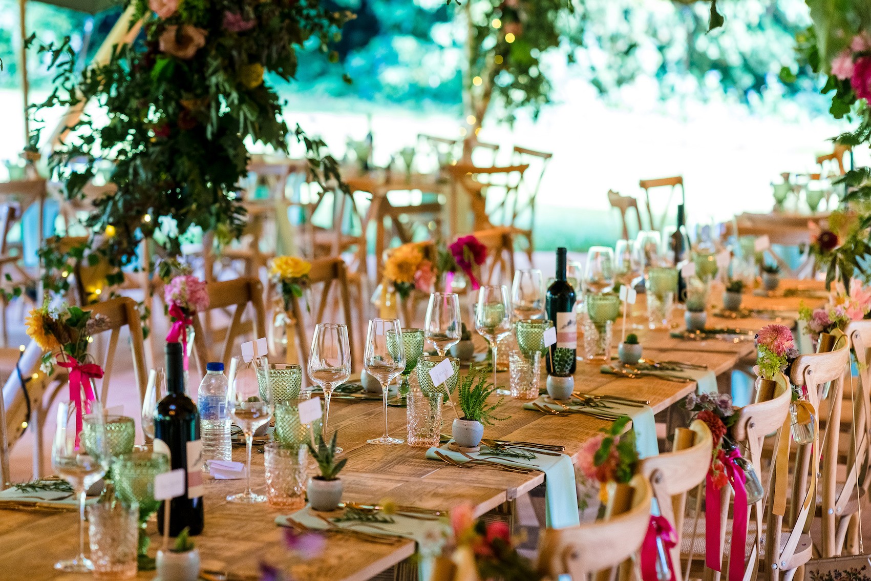 Bright wedding table decoration